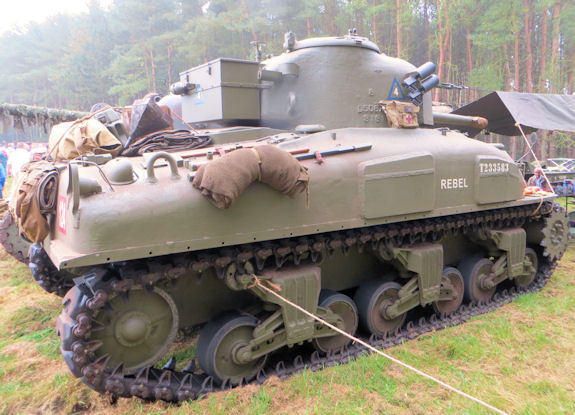 Sherman tank kamp bew
