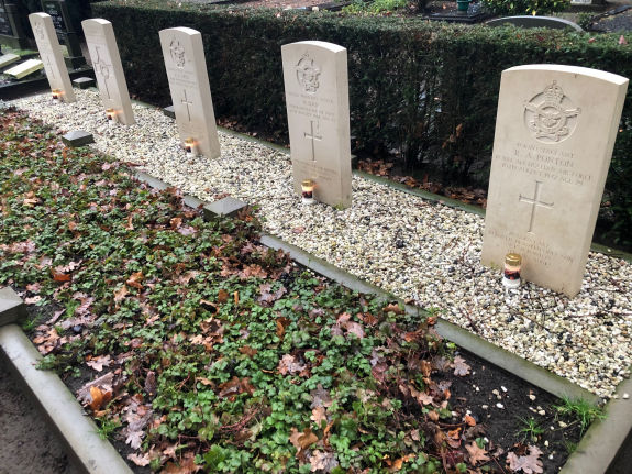 Lichtjes 2019 geallieerde graven totaal 575