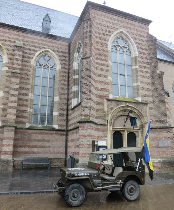 Ridders van Gelre 10 11 2015 Jeep Kerk CU web