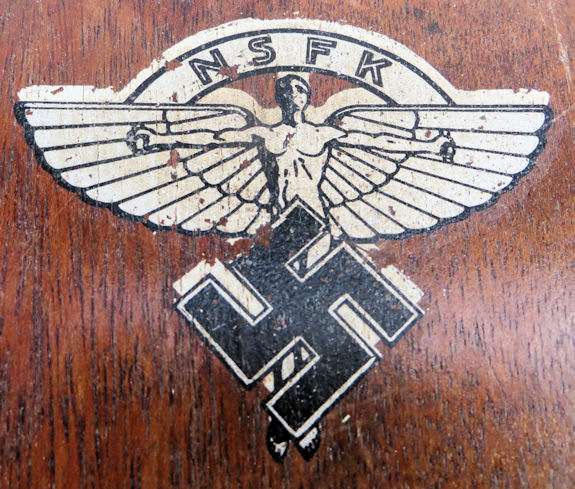 NSFK gramofoon LOGO CU 575